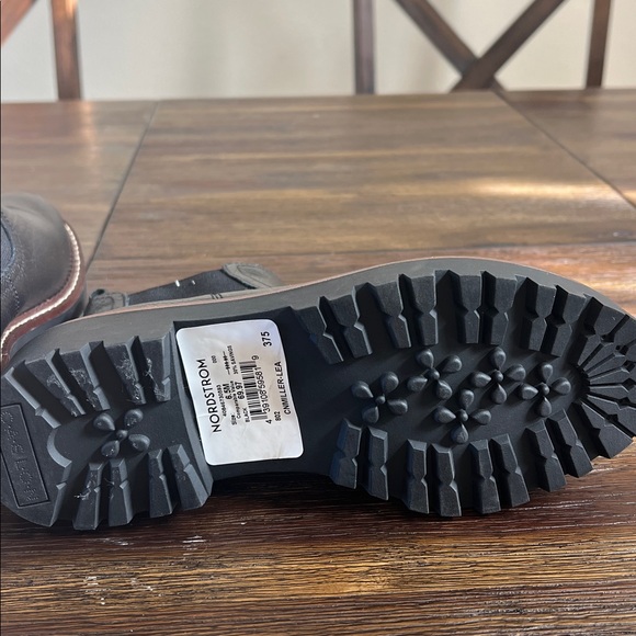 NWT Caslon Miller water resistant lug Chelsea boot size 6.5 Black. - Picture 3 of 5